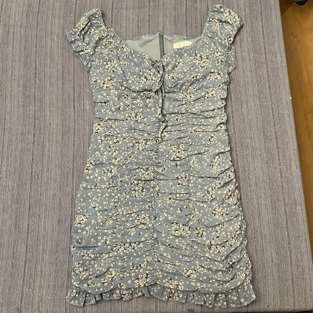 Floral blue dress, fitting